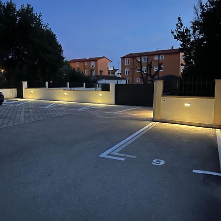 Apartments Igor Медулин Экстерьер фото