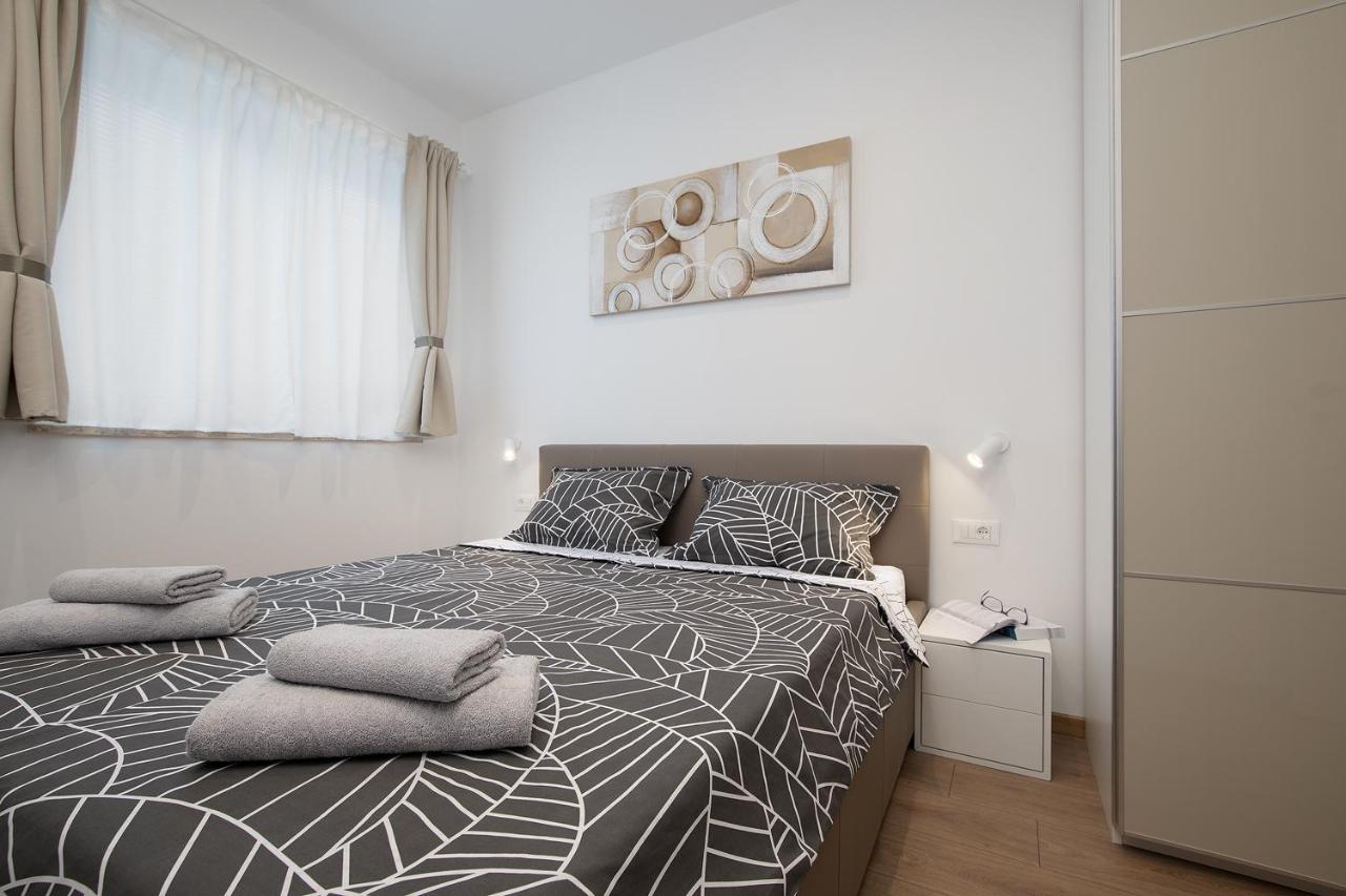 Apartments Igor Медулин Экстерьер фото