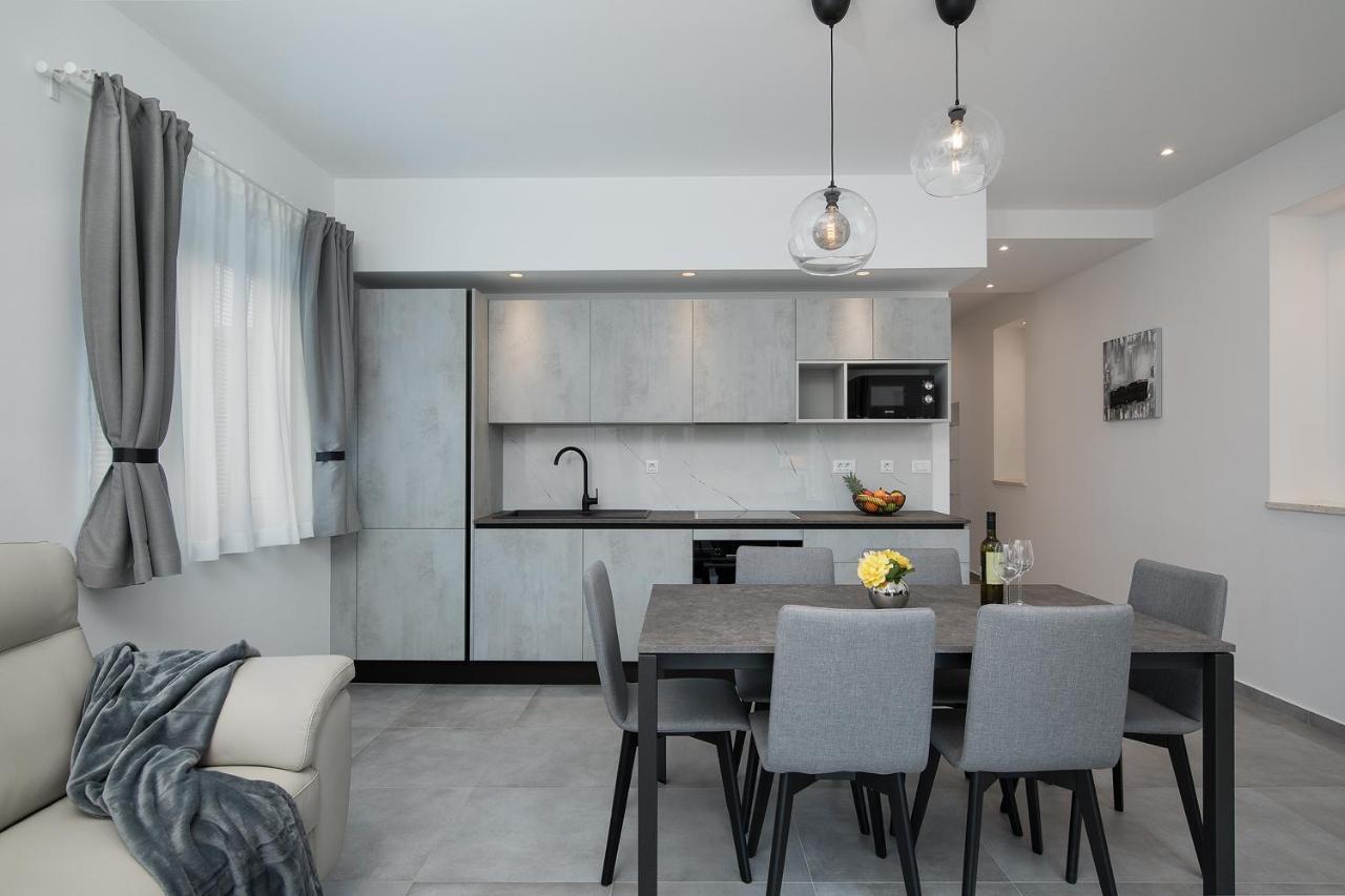 Apartments Igor Медулин Экстерьер фото